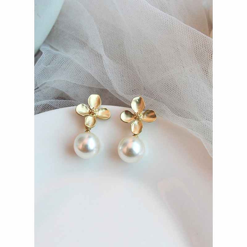 Clover and Pearl Drop Earrings